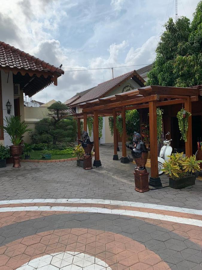 Dem Ayem Heritage Guest House Yogyakarta Exterior photo