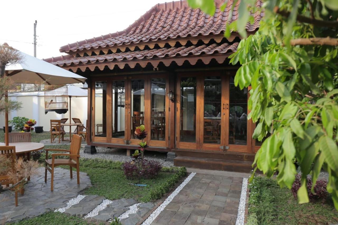 Dem Ayem Heritage Guest House Yogyakarta Exterior photo