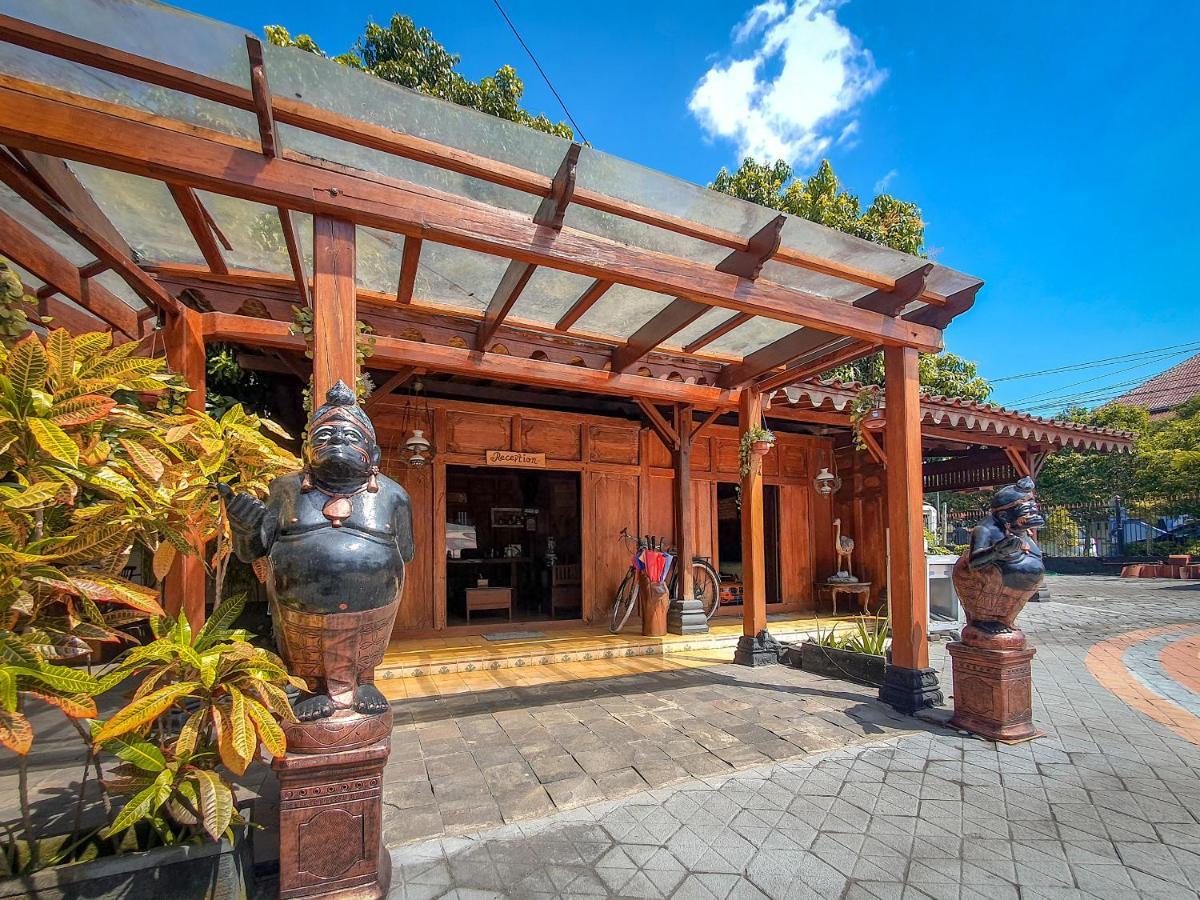 Dem Ayem Heritage Guest House Yogyakarta Exterior photo